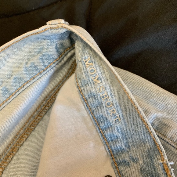 MOM SHORTS - Picture 3 of 4